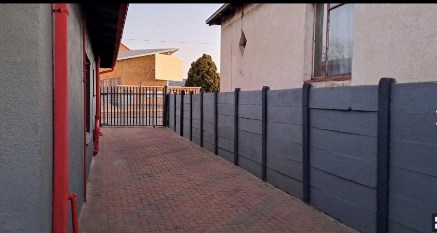 To Let 5 Bedroom Property for Rent in Krugersdorp West Gauteng