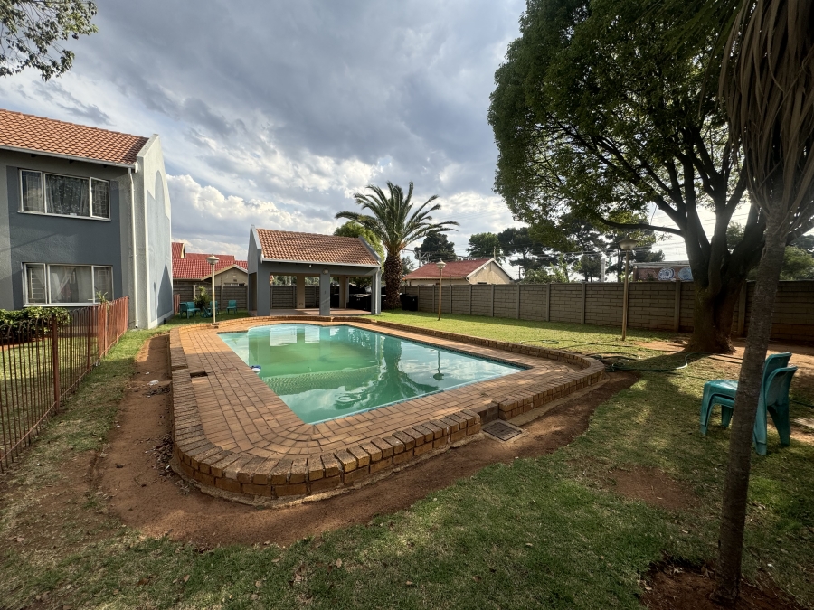 2 Bedroom Property for Sale in Germiston South Gauteng