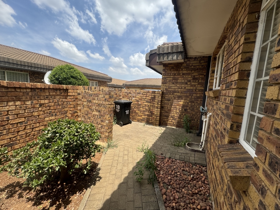 2 Bedroom Property for Sale in Brentwood Park Gauteng