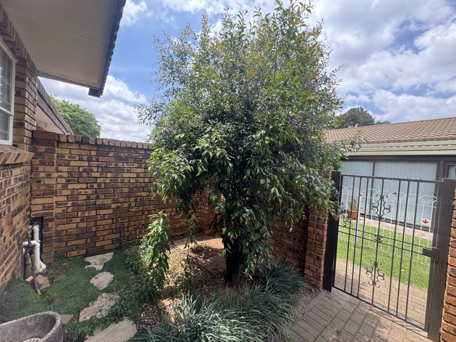 2 Bedroom Property for Sale in Brentwood Park Gauteng