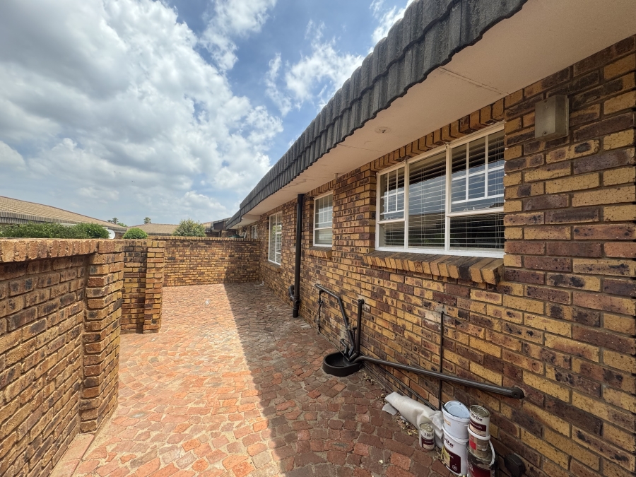 2 Bedroom Property for Sale in Brentwood Gauteng