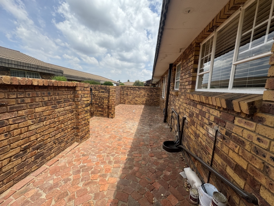 2 Bedroom Property for Sale in Brentwood Gauteng