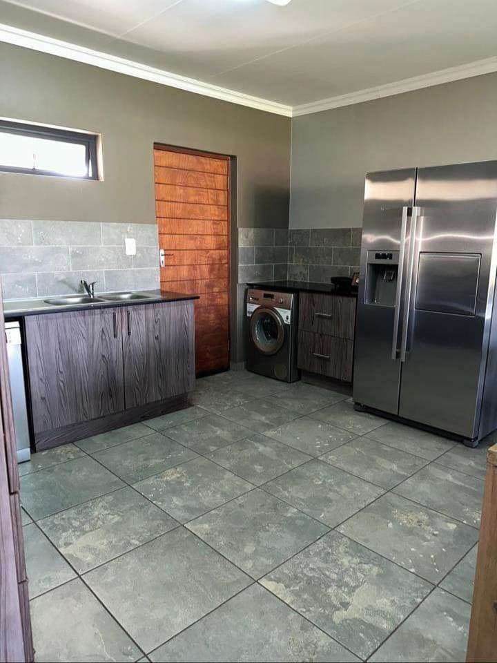 To Let 2 Bedroom Property for Rent in Noordwyk Gauteng