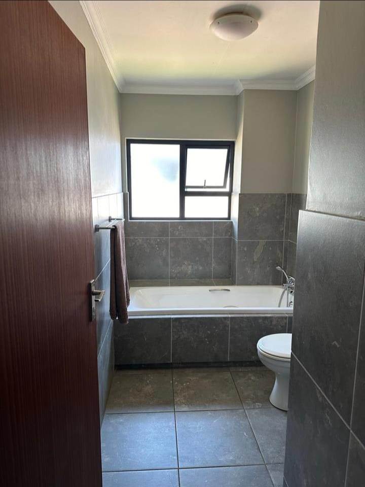 To Let 2 Bedroom Property for Rent in Noordwyk Gauteng