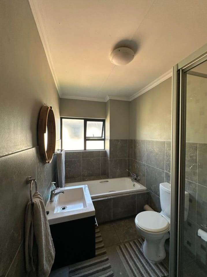 To Let 2 Bedroom Property for Rent in Noordwyk Gauteng