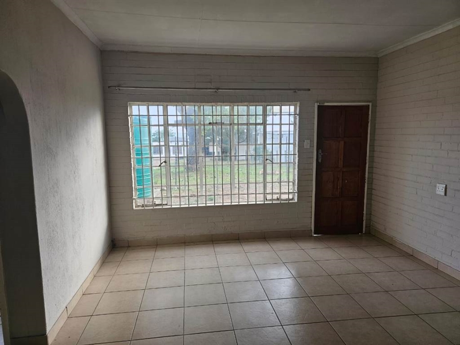 To Let 4 Bedroom Property for Rent in Blue Hills Gauteng