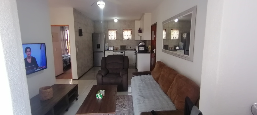 To Let 2 Bedroom Property for Rent in Wilro Park Gauteng