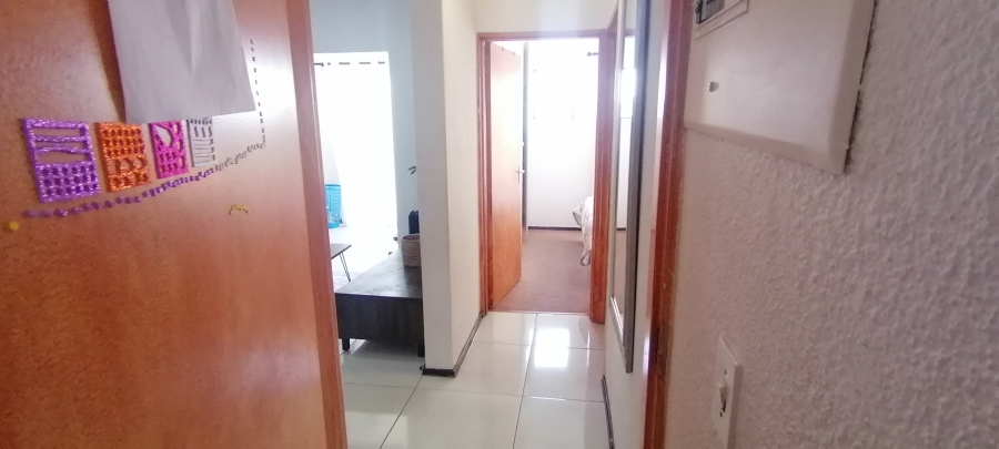 To Let 2 Bedroom Property for Rent in Wilro Park Gauteng