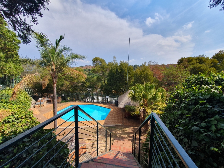 To Let 2 Bedroom Property for Rent in Wilro Park Gauteng