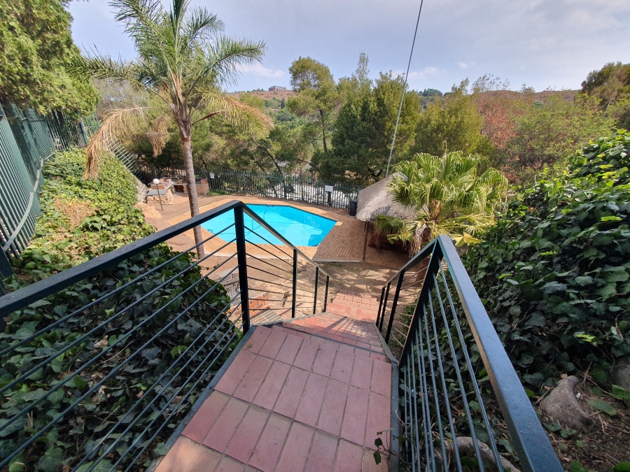 To Let 2 Bedroom Property for Rent in Wilro Park Gauteng