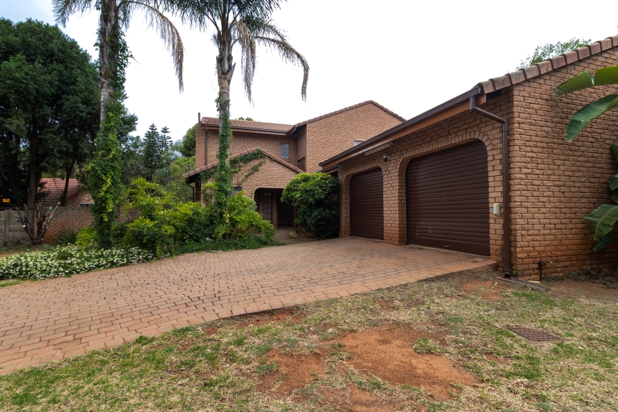 5 Bedroom Property for Sale in Elardus Park Gauteng