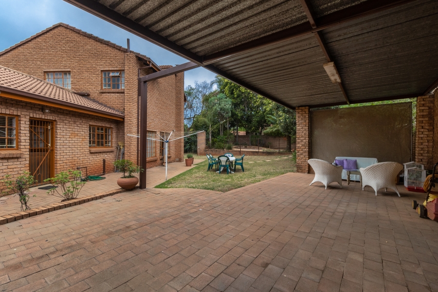 5 Bedroom Property for Sale in Elardus Park Gauteng