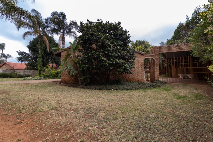 5 Bedroom Property for Sale in Elardus Park Gauteng