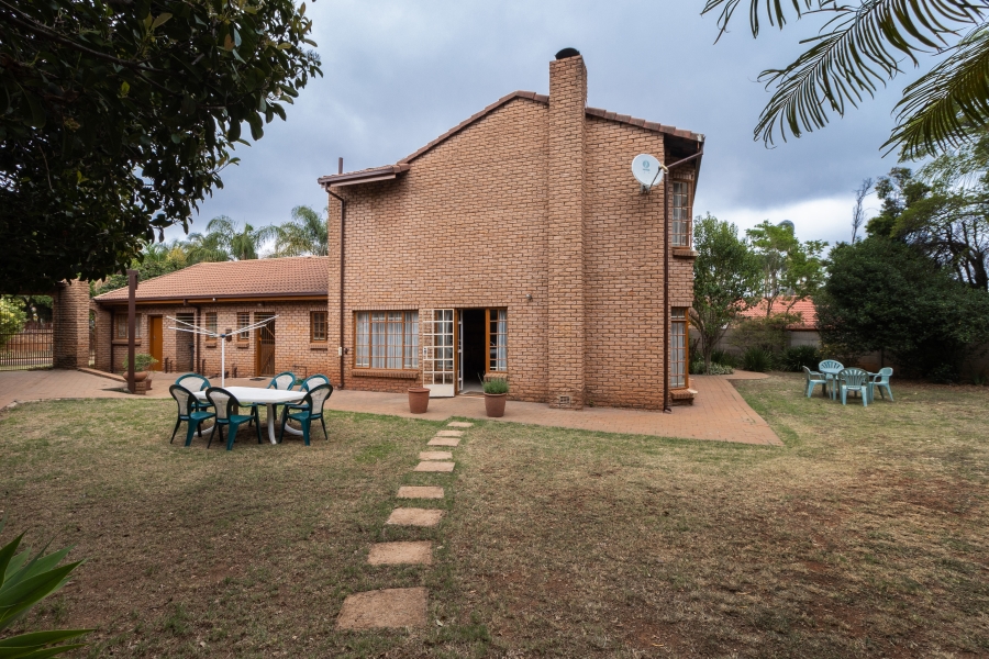 5 Bedroom Property for Sale in Elardus Park Gauteng