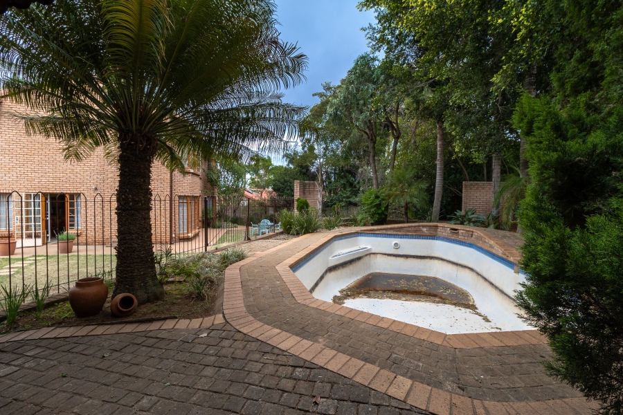 5 Bedroom Property for Sale in Elardus Park Gauteng