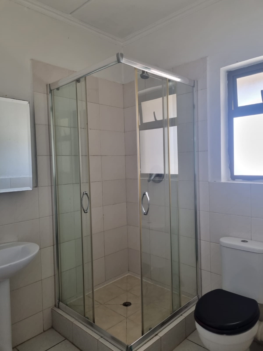 1 Bedroom Property for Sale in Noordwyk Gauteng