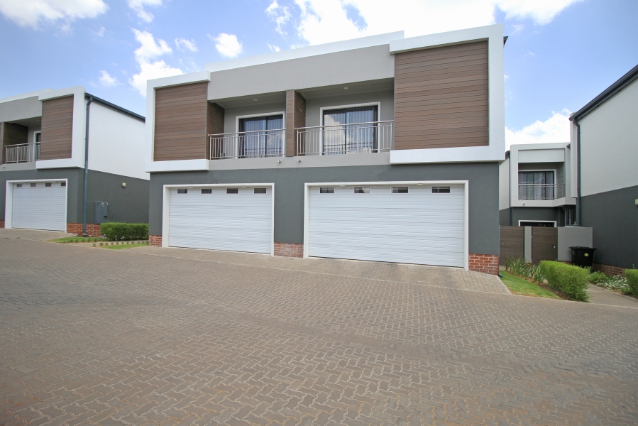 To Let 3 Bedroom Property for Rent in Sunninghill Gauteng