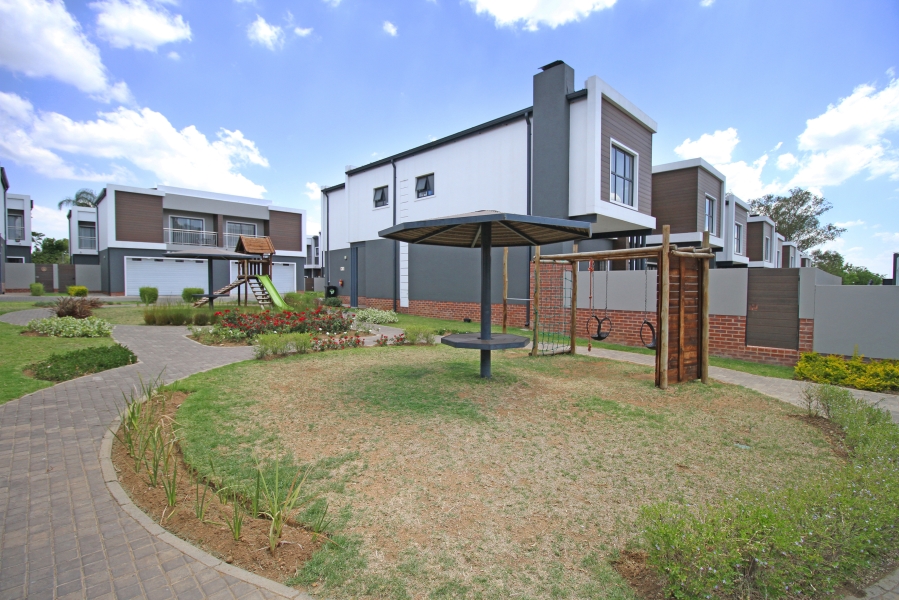 To Let 3 Bedroom Property for Rent in Sunninghill Gauteng