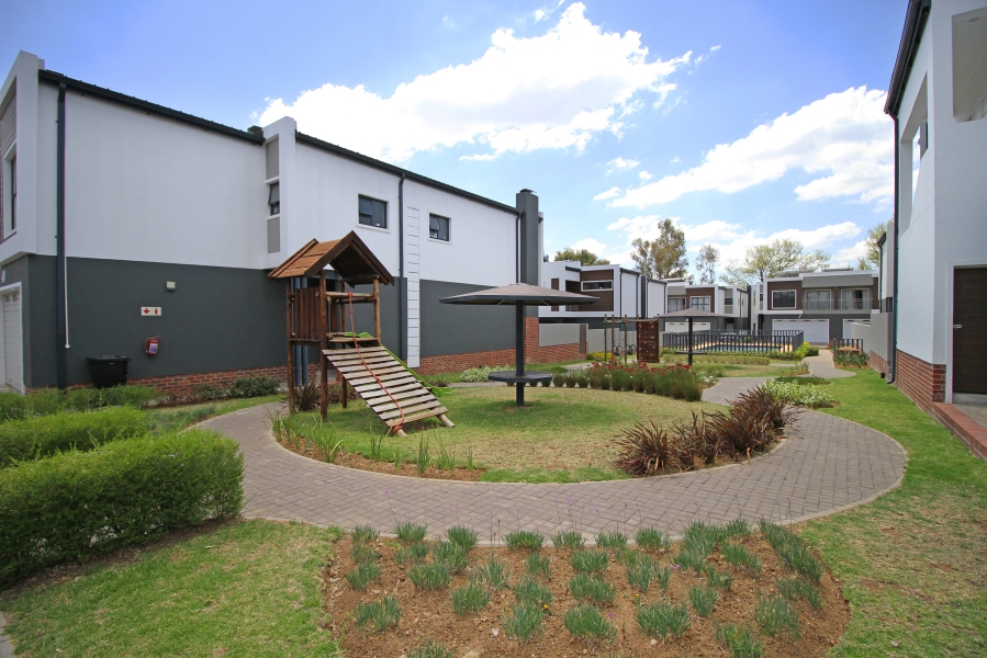 To Let 3 Bedroom Property for Rent in Sunninghill Gauteng