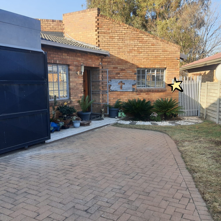 2 Bedroom Property for Sale in Dalpark Ext 1 Gauteng