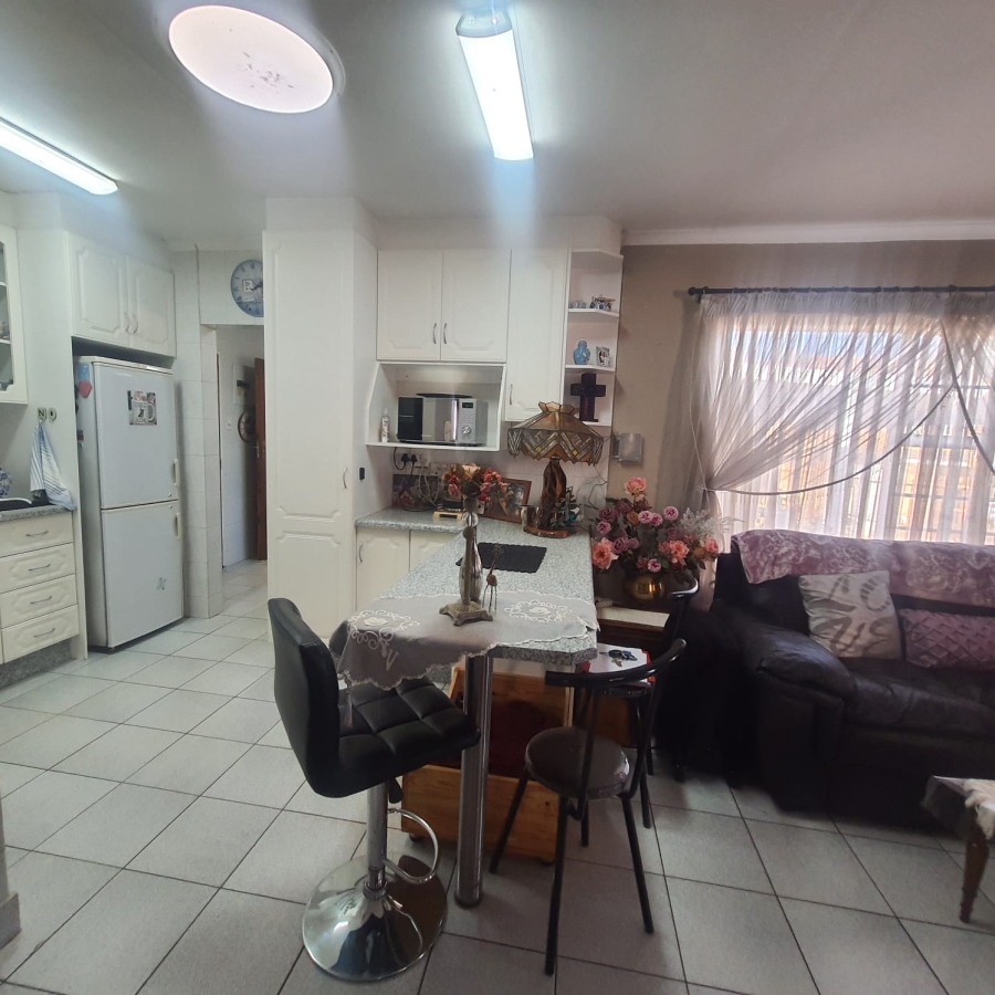 3 Bedroom Property for Sale in Kenleaf Gauteng