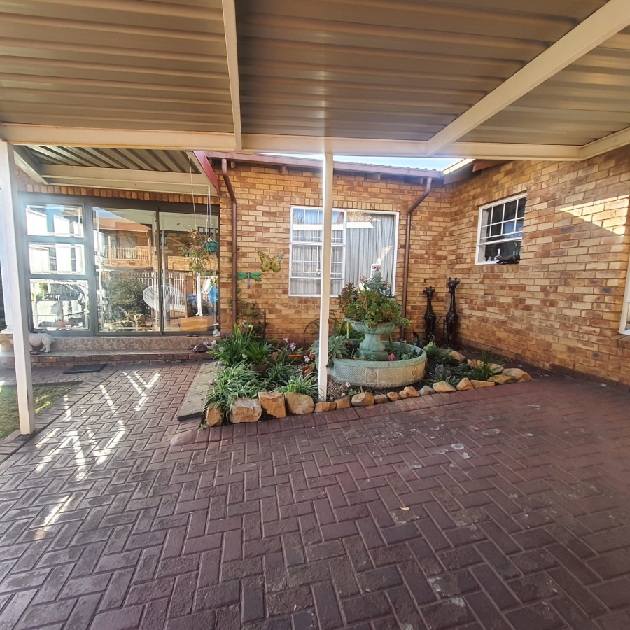 3 Bedroom Property for Sale in Kenleaf Gauteng