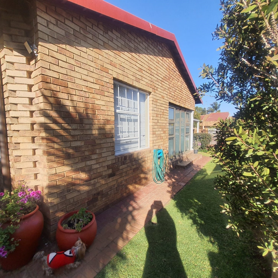 3 Bedroom Property for Sale in Kenleaf Gauteng