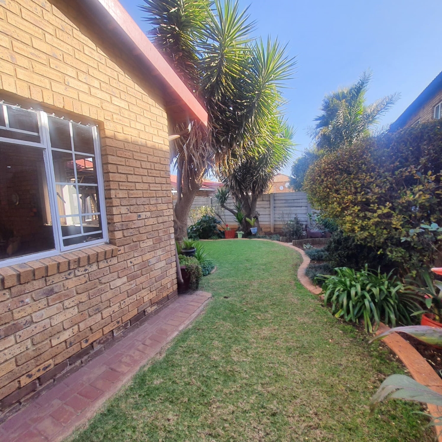 3 Bedroom Property for Sale in Kenleaf Gauteng