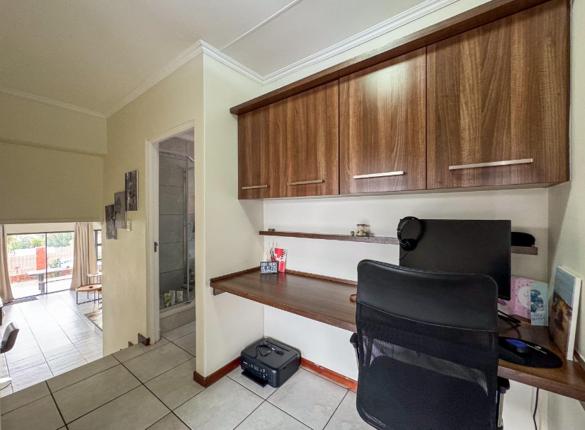 3 Bedroom Property for Sale in Glenvista Gauteng