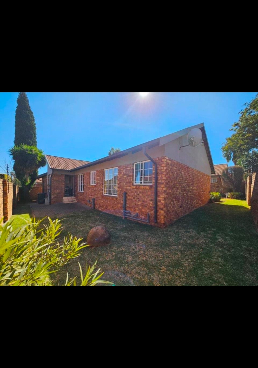 To Let 3 Bedroom Property for Rent in Highveld Gauteng