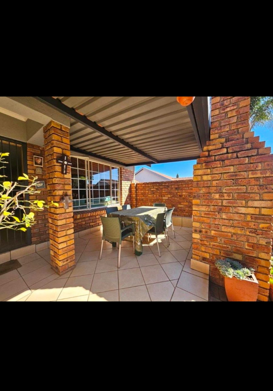 To Let 3 Bedroom Property for Rent in Highveld Gauteng