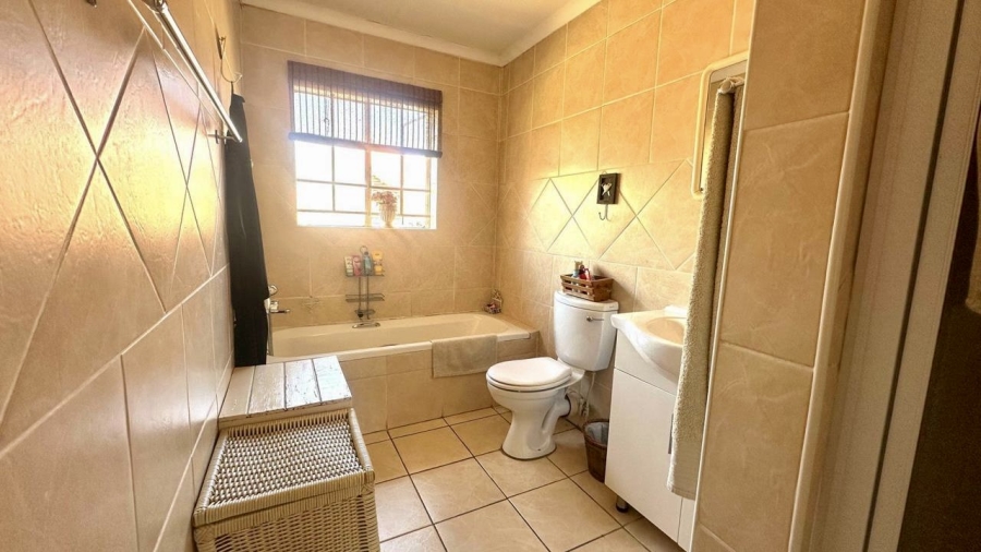 To Let 3 Bedroom Property for Rent in Highveld Gauteng