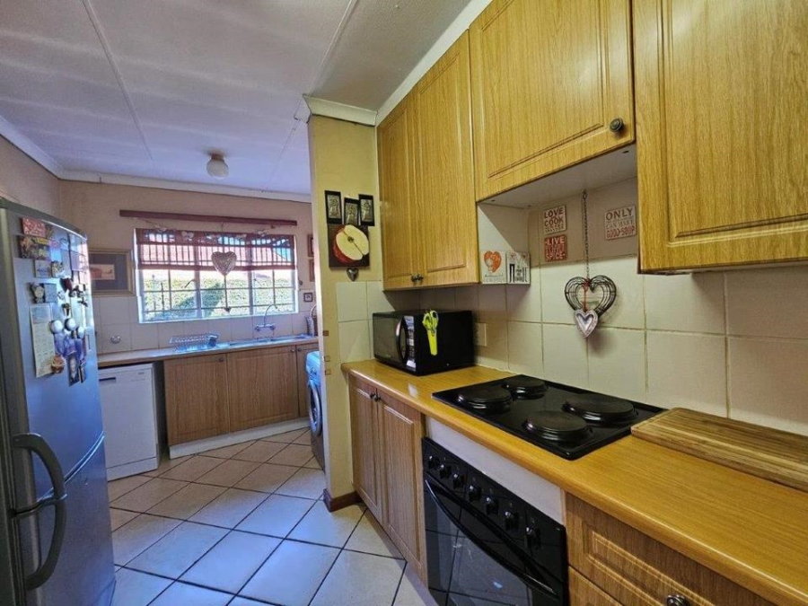 To Let 3 Bedroom Property for Rent in Highveld Gauteng