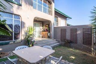 To Let 4 Bedroom Property for Rent in Kenmare Gauteng