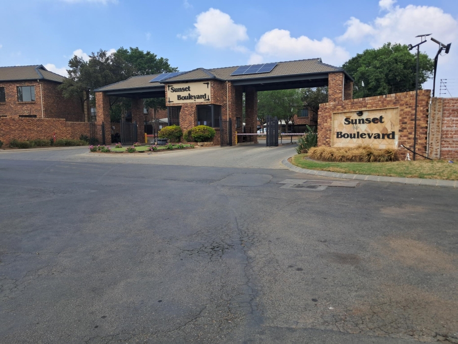 2 Bedroom Property for Sale in Sonneveld Gauteng