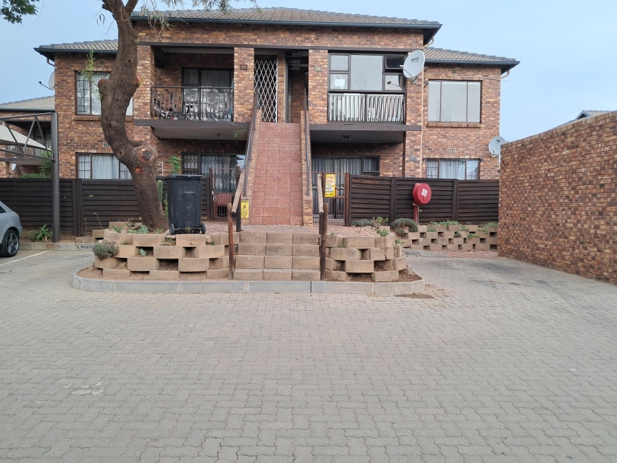 2 Bedroom Property for Sale in Sonneveld Gauteng