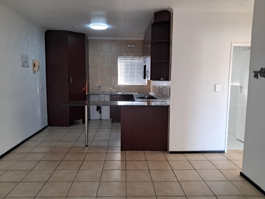 2 Bedroom Property for Sale in Sonneveld Gauteng