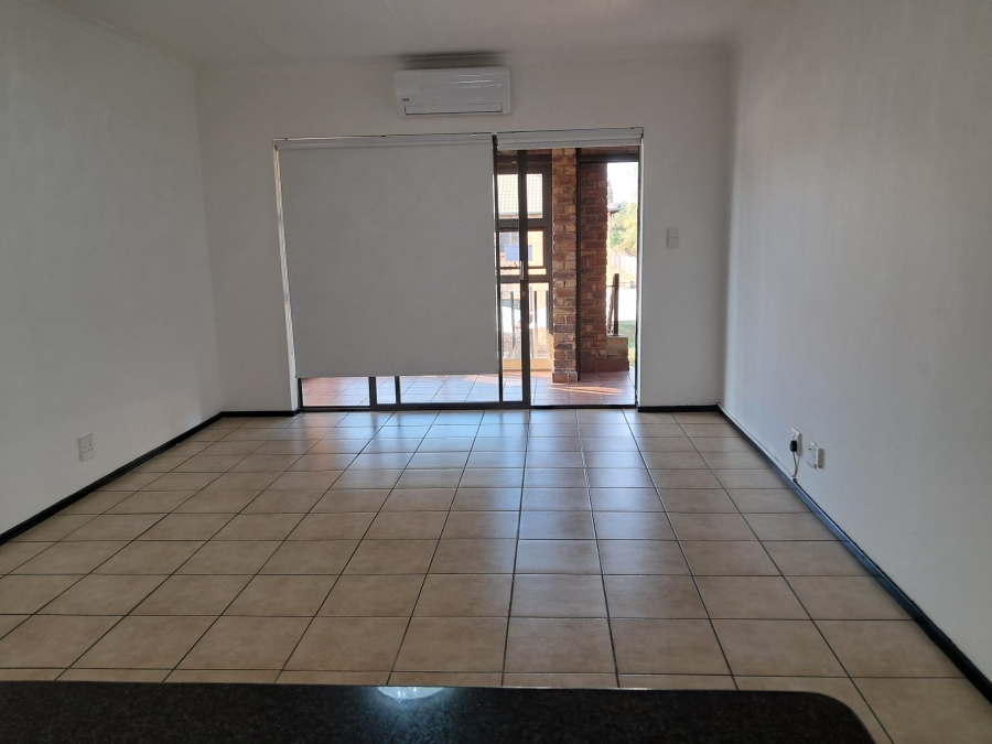 2 Bedroom Property for Sale in Sonneveld Gauteng