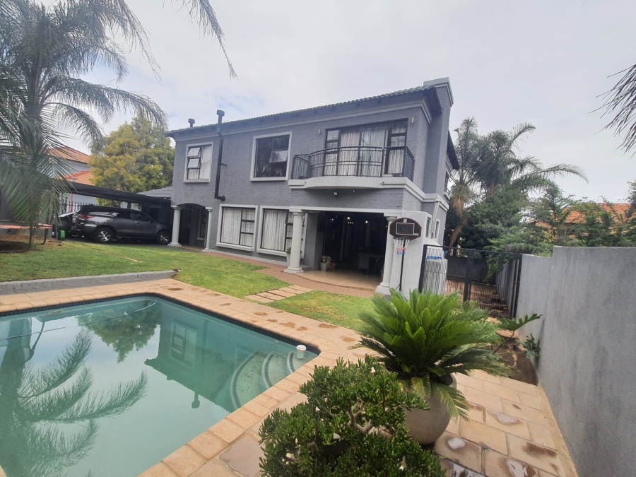 3 Bedroom Property for Sale in Amberfield Gauteng