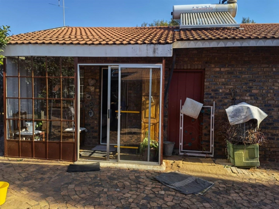 3 Bedroom Property for Sale in Glen Donald A H Gauteng