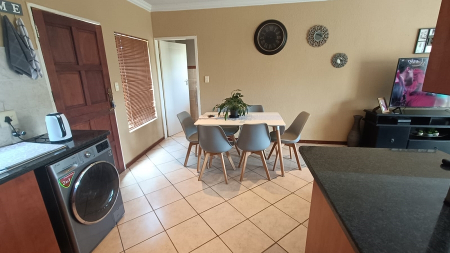 2 Bedroom Property for Sale in Annlin Gauteng