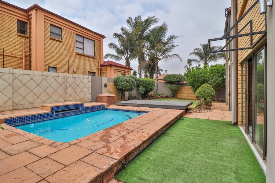 To Let 4 Bedroom Property for Rent in Bartlett Gauteng