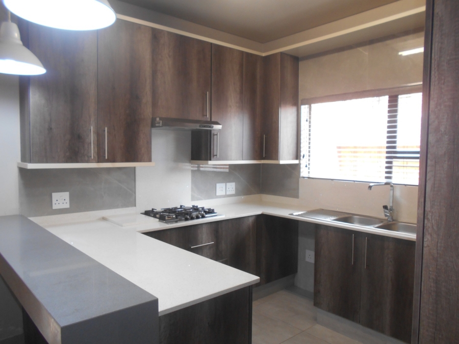 To Let 3 Bedroom Property for Rent in Ravenswood Gauteng