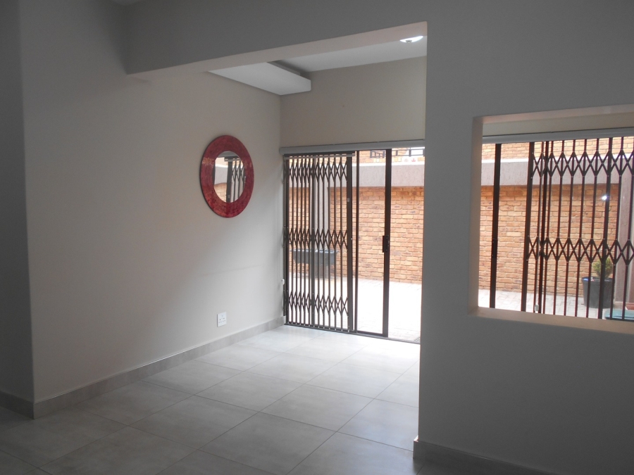 To Let 3 Bedroom Property for Rent in Ravenswood Gauteng