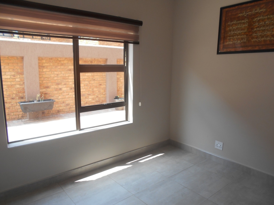 To Let 3 Bedroom Property for Rent in Ravenswood Gauteng