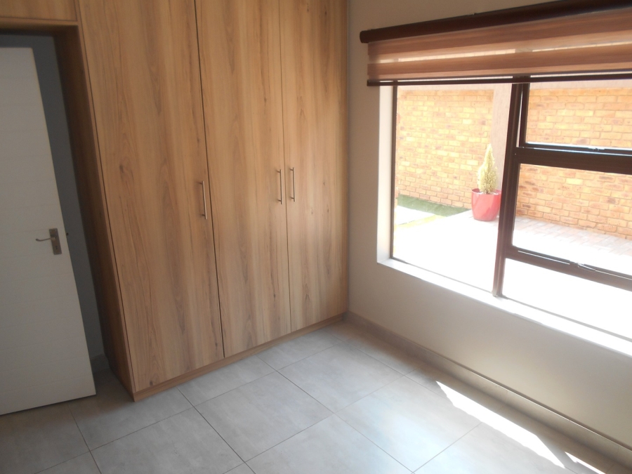 To Let 3 Bedroom Property for Rent in Ravenswood Gauteng