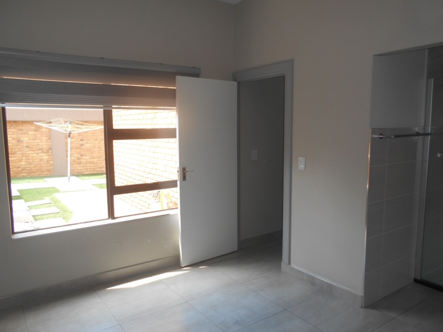 To Let 3 Bedroom Property for Rent in Ravenswood Gauteng