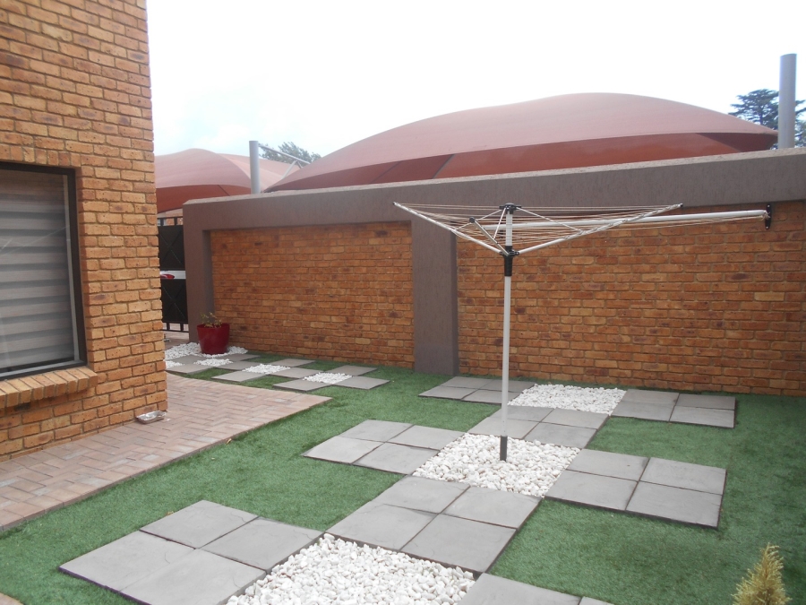 To Let 3 Bedroom Property for Rent in Ravenswood Gauteng