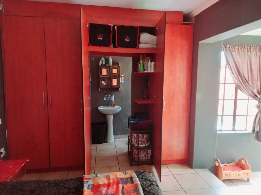 6 Bedroom Property for Sale in Capital Park Gauteng