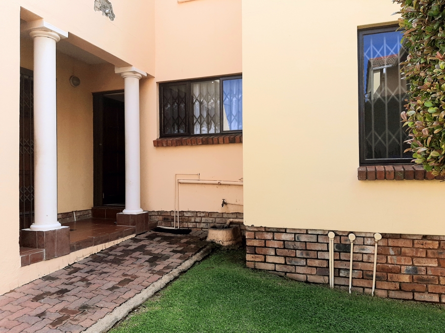 3 Bedroom Property for Sale in Mondeor Gauteng